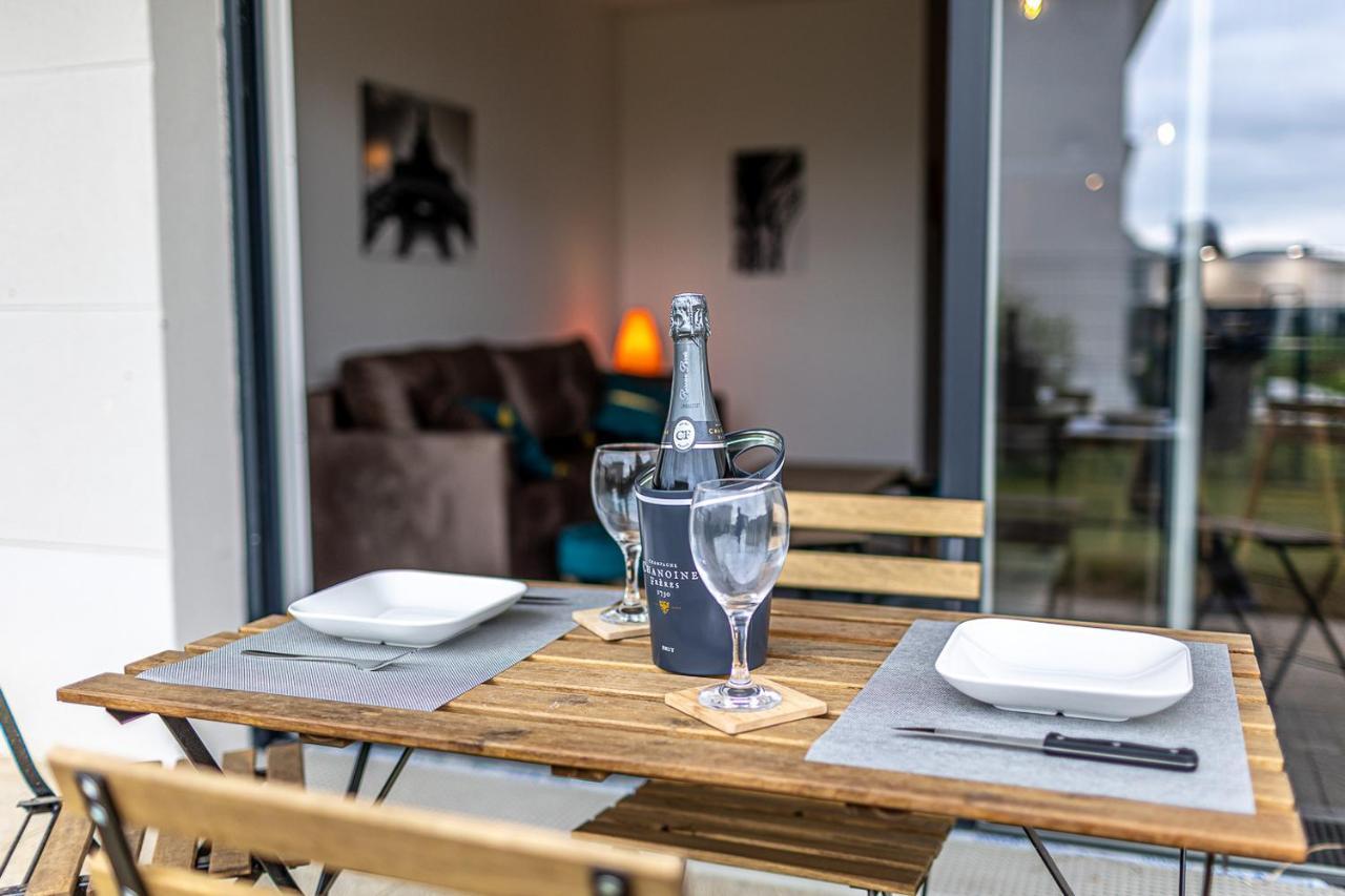 King Size Bed - Free Private Parking - Garden & Terrace - 14Min From Disneyland Ferrières-en-Brie Eksteriør billede